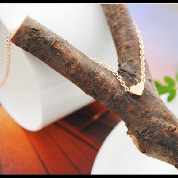 Silver Dainty Heart Necklace - Picture 7 of 7